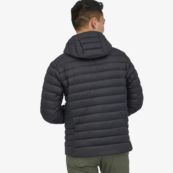 PatagoniaMensDownsweaterhoody2022blackinuserearview_grande.jpg?v=1668140873