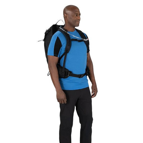 Osprey Manta 34 Litre Men's Hiking Hydration Overnight Backpack / Daypack - with 2.5 L reservoir - latest model