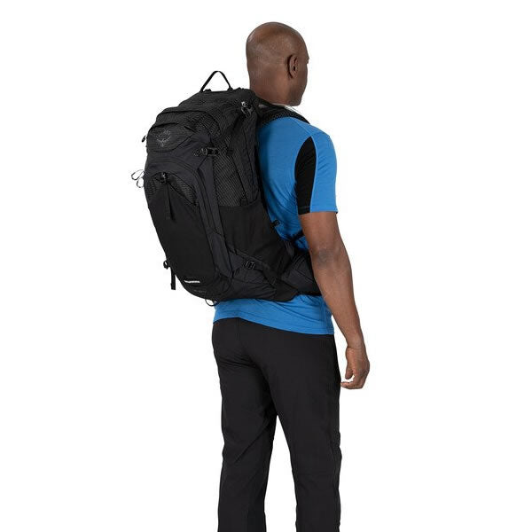 Osprey Manta 34 Litre Men's Hiking Hydration Overnight Backpack / Daypack - with 2.5 L reservoir - latest model