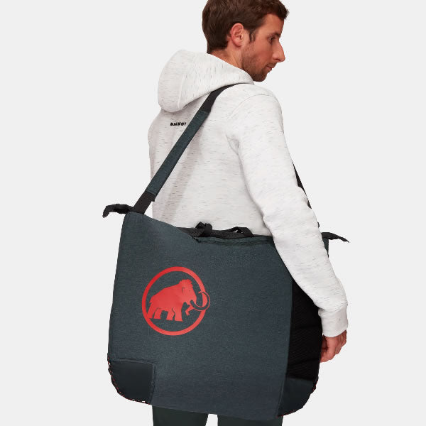 Mammut Magic Boulder Bag Black in use