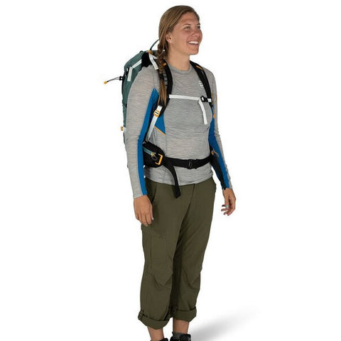 Osprey Sirrus 24 litre women's ventilated daypack in use